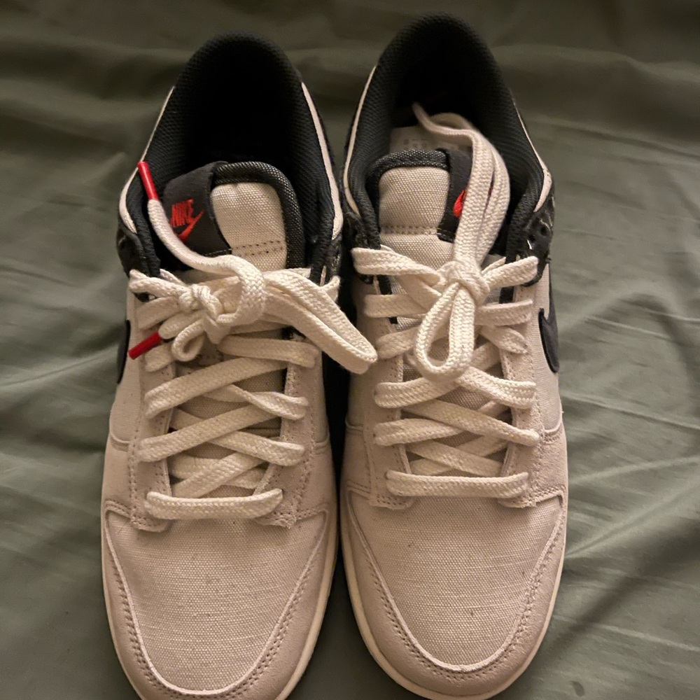 Nike Low Dunk Retro Sneakers - Picture 3 of 5
